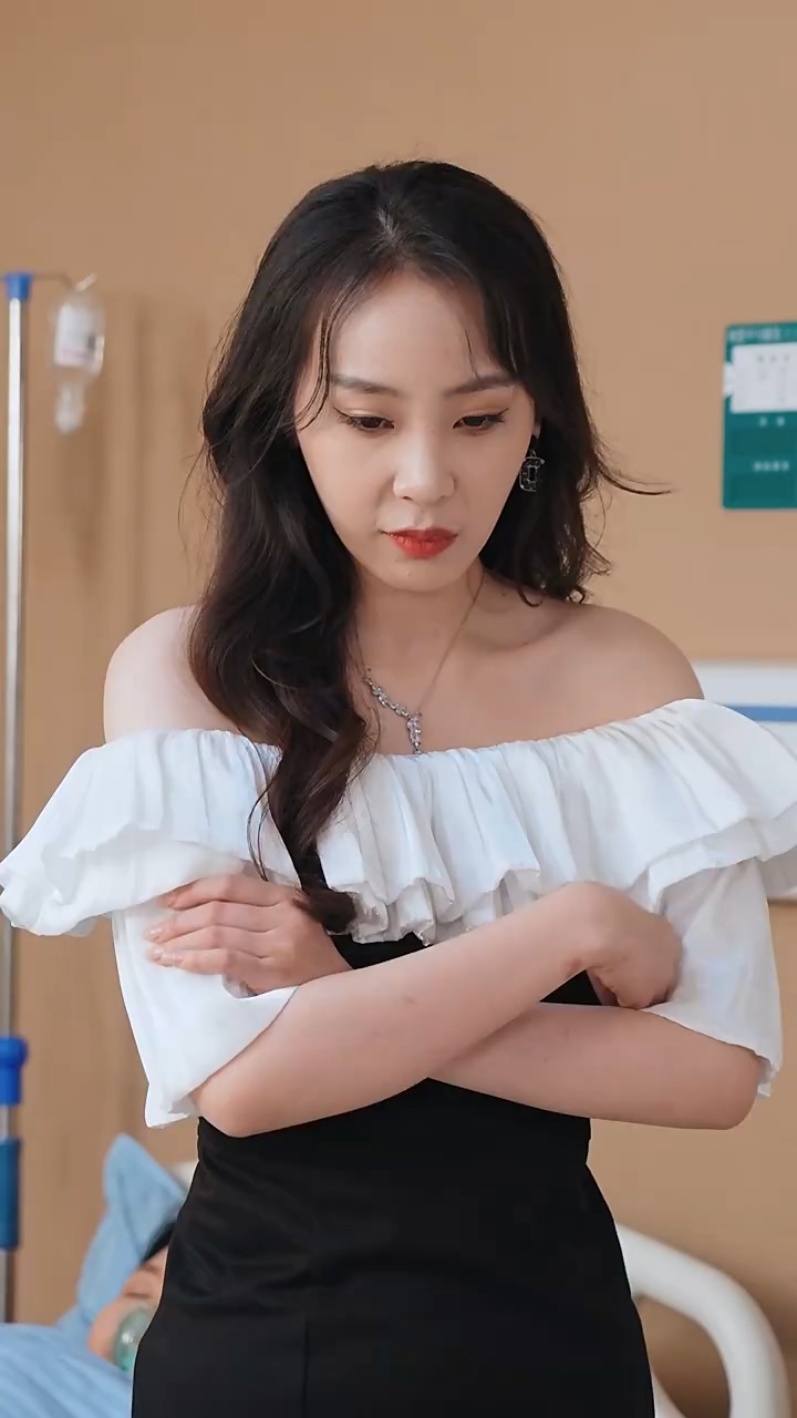 貶值之美女主播愛(ài)上我(全集)