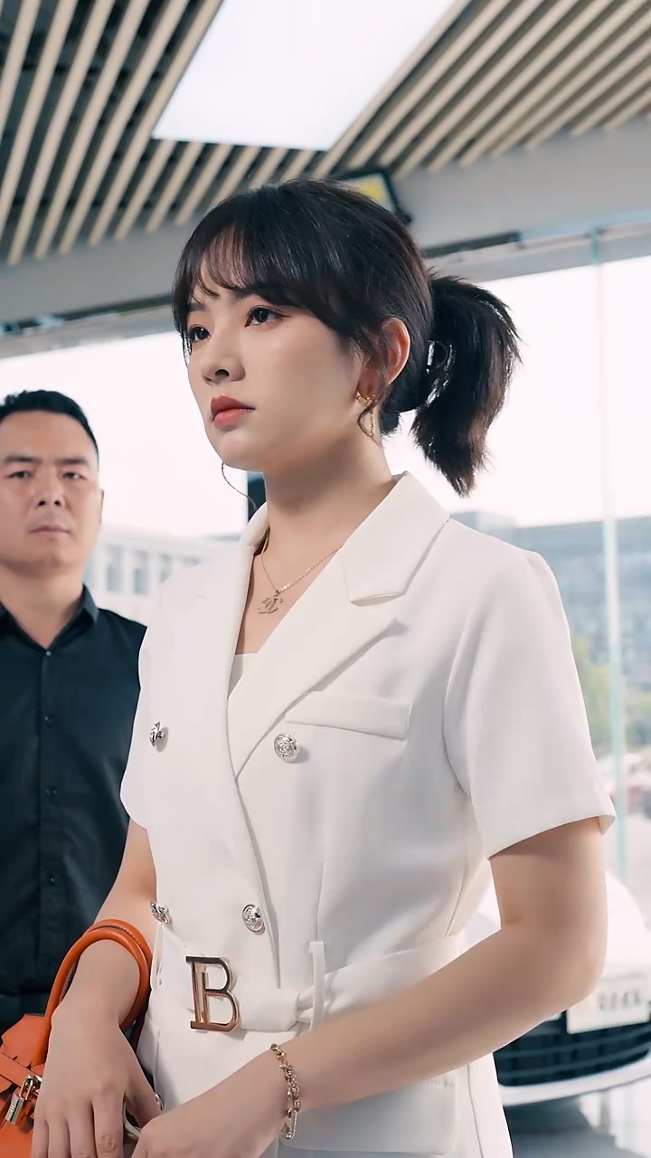 棄婚當日，我被首富千金逼婚(全集)